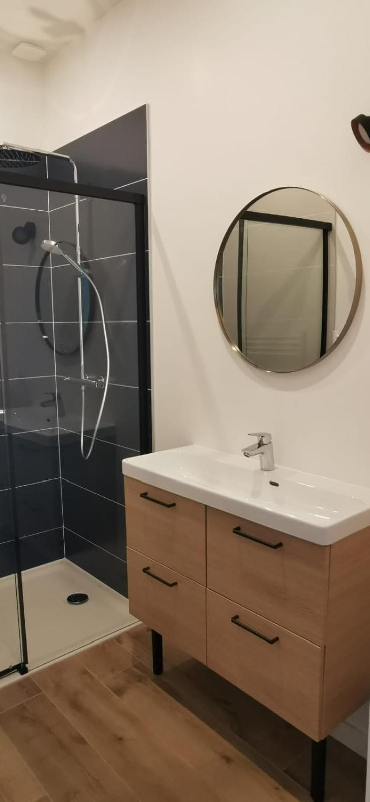 Coeur De Ville, Spacieux Rez De Jardin Apartment